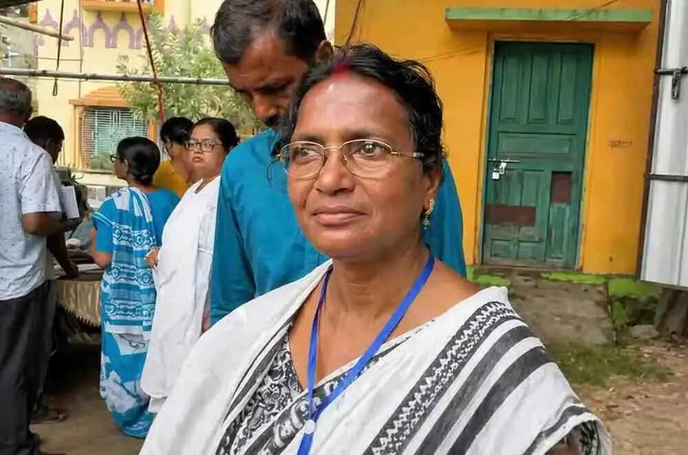 बारुईपुर नाबालिग हत्याकांड पर विधायक रत्ना देवनाथ का तीखा बयान, पूर्व सरकार पर साधा निशाना