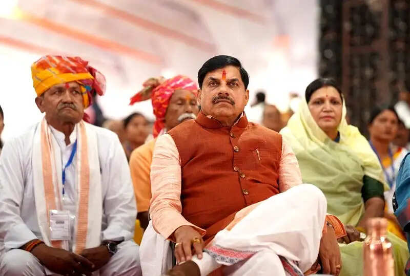 मप्रः मुख्यमंत्री डॉ. यादव ने शुजालपुर में किसानों के साथ सुना मन की बात कार्यक्रम