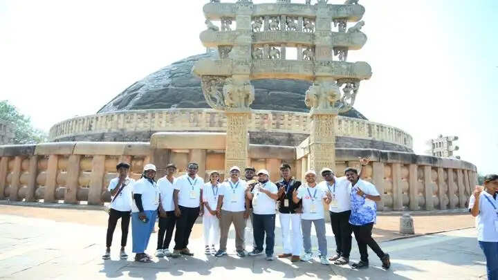 मप्र में राष्ट्रीय युवा शिविर में आए छह राज्यों के युवाओं ने किया सांची स्तूप और भोपाल के प्रमुख संग्रहालयों का भ्रमण
