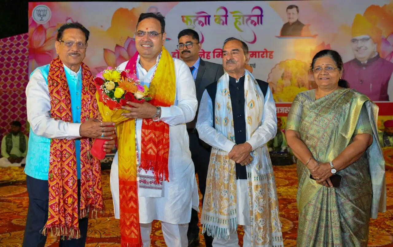 होली स्नेह मिलन समारोह में दिखी राजस्थान की लोक संस्कृति, चंग-ढाप पर झूमे लोग