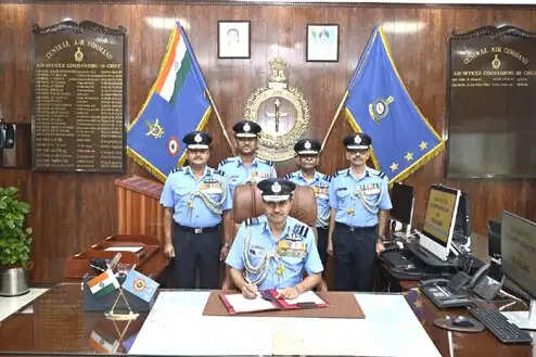 एयर मार्शल बी. मणिकांतन, एयर ऑफिसर कमांडिंग-इन-चीफ, सेंट्रल एयर कमांड हुए सेवानिवृत्त