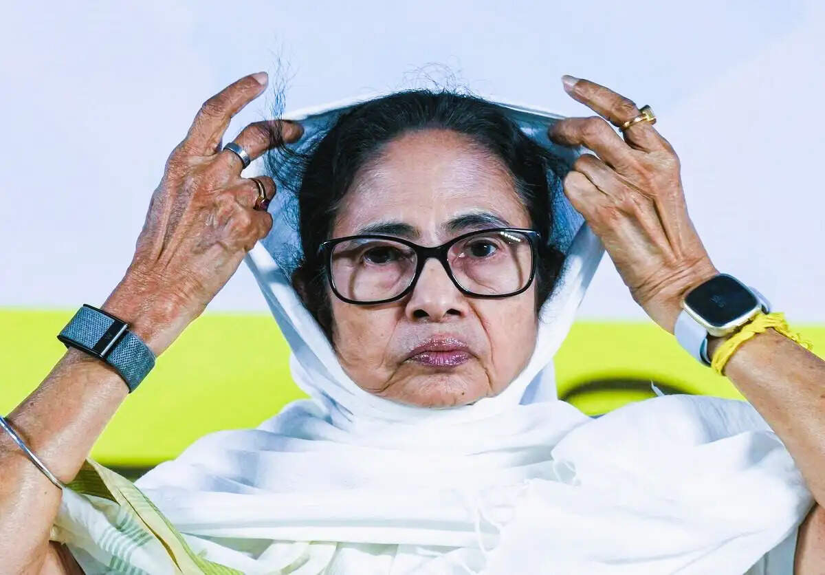 भवानीपूर मतदारसंघातून ममता बॅनर्जी पराभूत