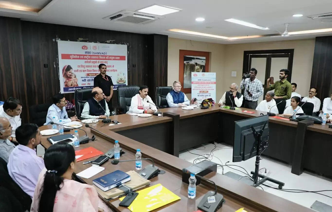 मातृ मृत्युदर एवं शिशु मृत्युदर को कम करने में सभी की सहभागिता आवश्यक : उप मुख्यमंत्री शुक्ल