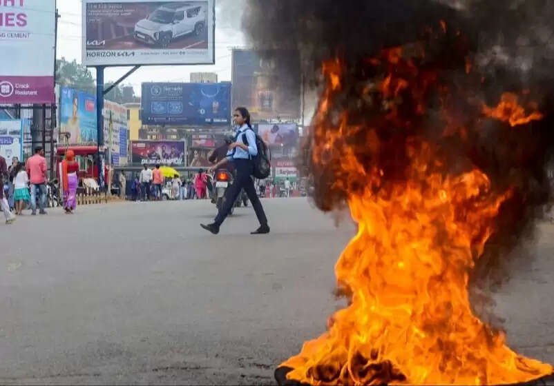 (अपडेट) सिरमटोली फ्लाईओवर रैंप के विरोध में आदिवासियों के झारखंड बंद का मिलाजुला असर