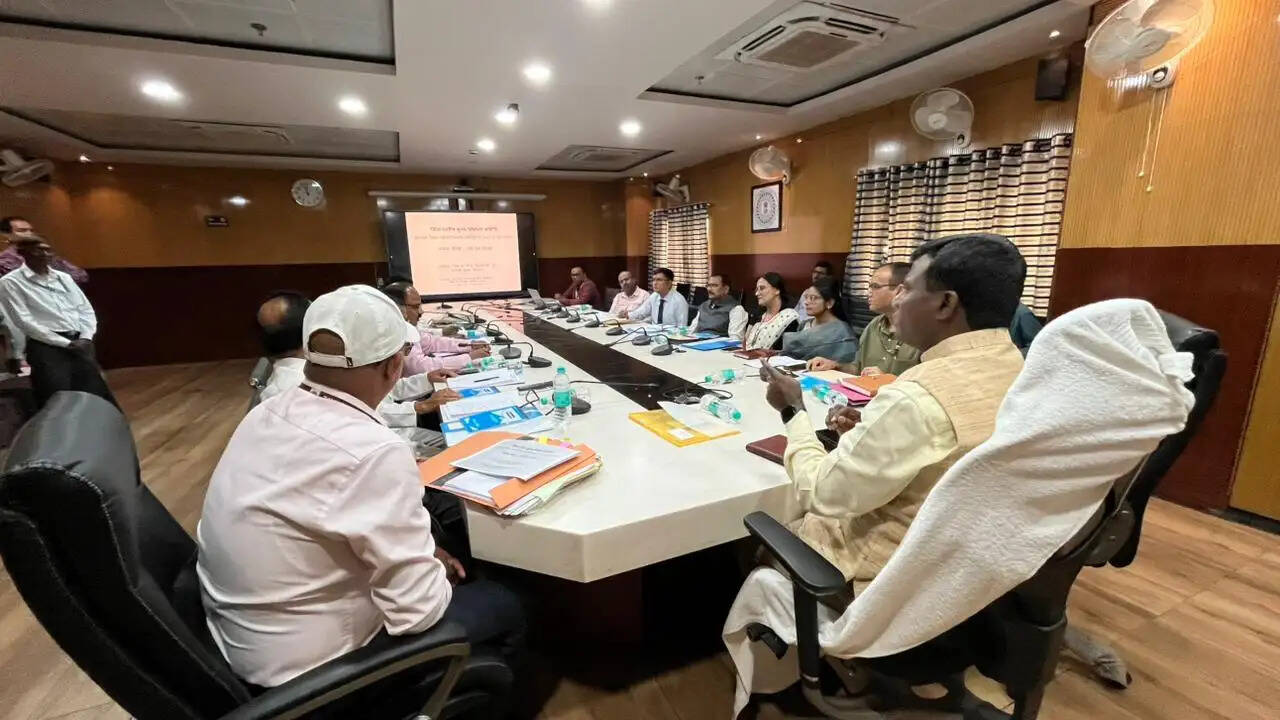 निजी स्कूलों की मनमानी पर जुर्माना लगना तय : उपायुक्त