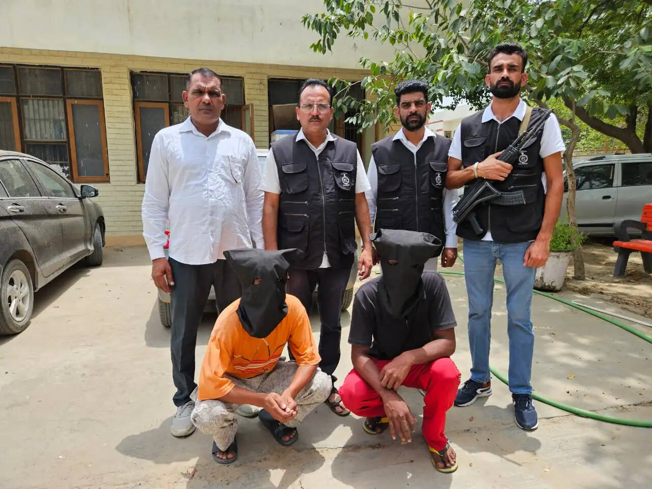सिरसा: दो तस्करों को लाखों की हेरोइन सहित गिरफ्तार किया
