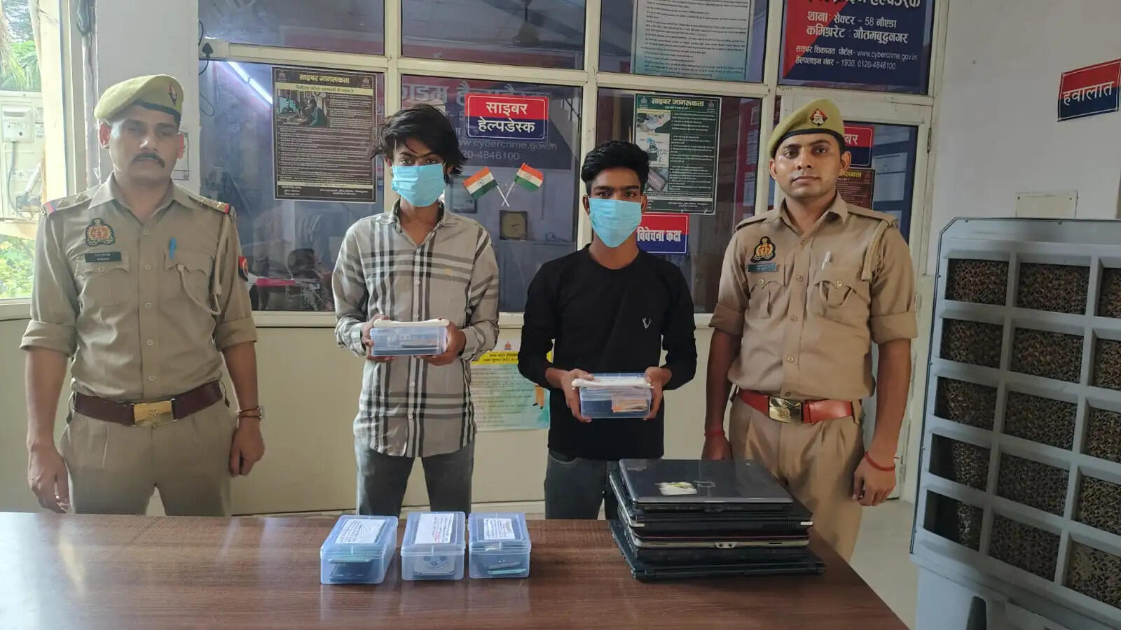 हॉस्टल और पीजी से छात्रों का लैपटॉप, मोबाइल फोन चोरी करने वाले दो बदमाश गिरफ्तार