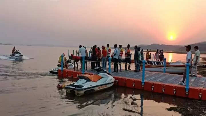 झील महोत्सव : हर उम्र के लोगों को आकर्षित कर रहा साहसिक खेलों का रोमांच