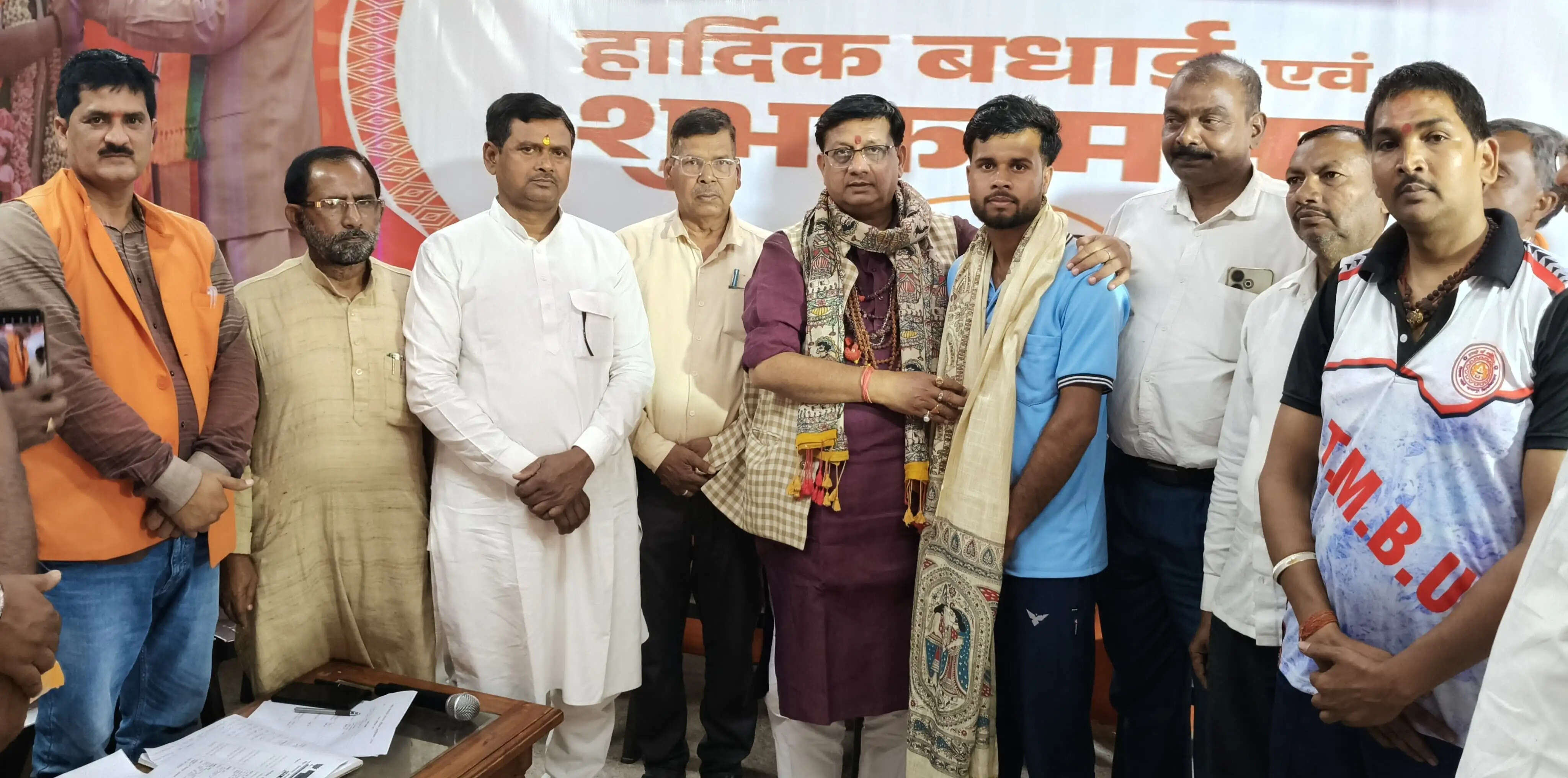 बाल बैडमिंटन खिलाड़ी सूरज कुमार को विधायक ने किया सम्मानित