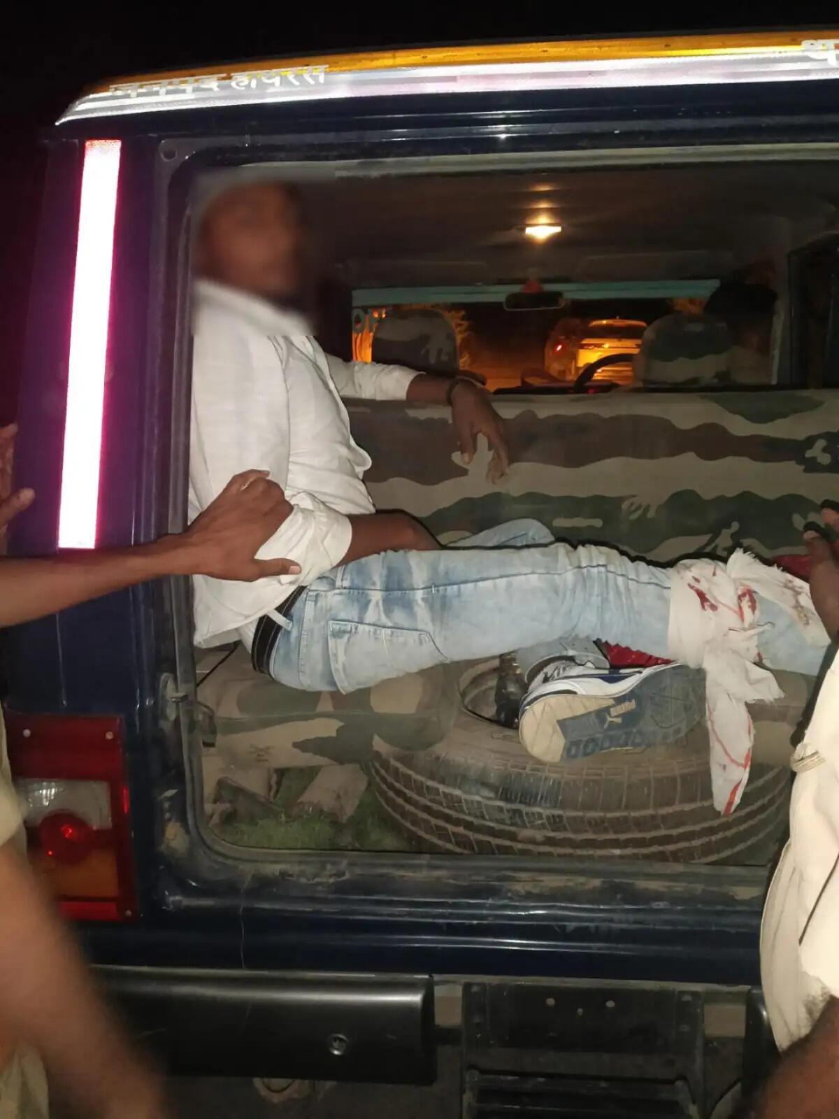 हाथरस में पुलिस मुठभेड़ में अपराधी घायल, अवैध असलहे समेत गिरफ्तार