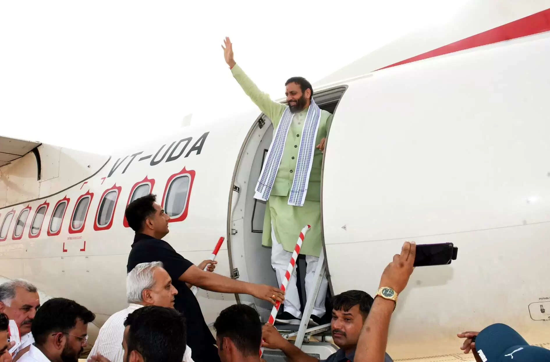 हिसार से चंडीगढ़ के लिए फ्लाइट शुरू,मुख्यमंत्री ने किया उदघाटन