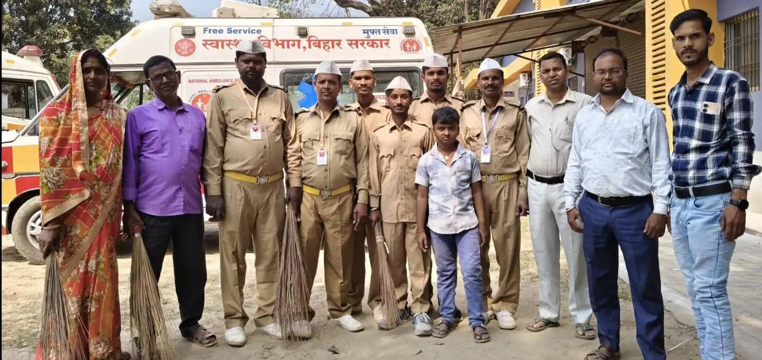 सीएचसी छातापुर में संत निरंकारी मिशन का स्वच्छता व जल संरक्षण अभियान