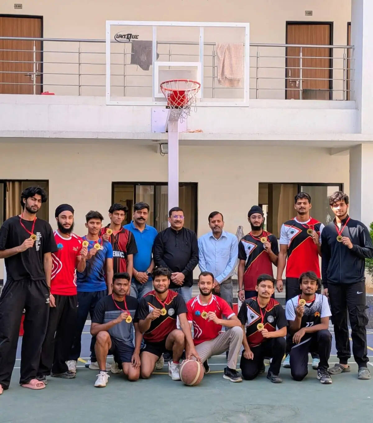 केंद्रीय विश्वविद्यालय जम्मू में बास्केटबॉल प्रतियोगिता आयोजित