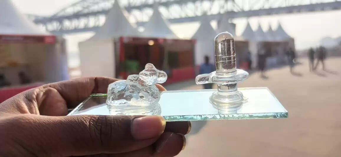 काशी तमिल संगमम 4.0 : स्टालों पर लोगों को भा रही कांच के मनकों की कला