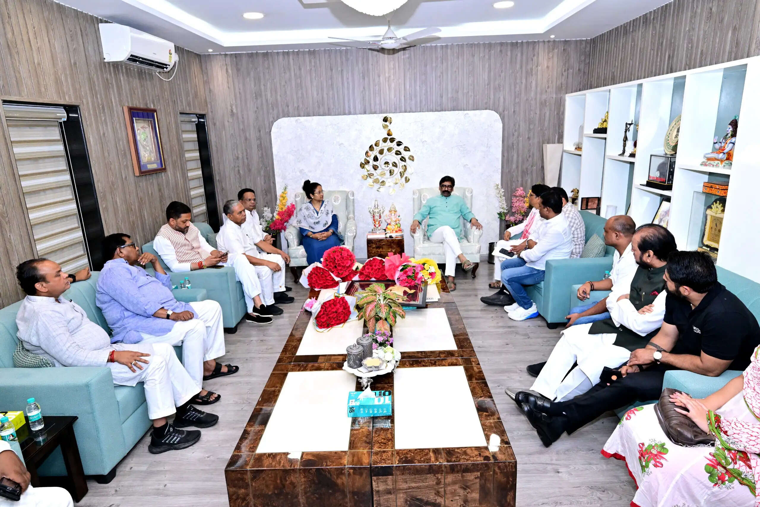 छात्र हित में कैबिनेट के फैसलों पर कांग्रेस नेताओं ने मुख्यमंत्री हेमंत सोरेन का जताया आभार
