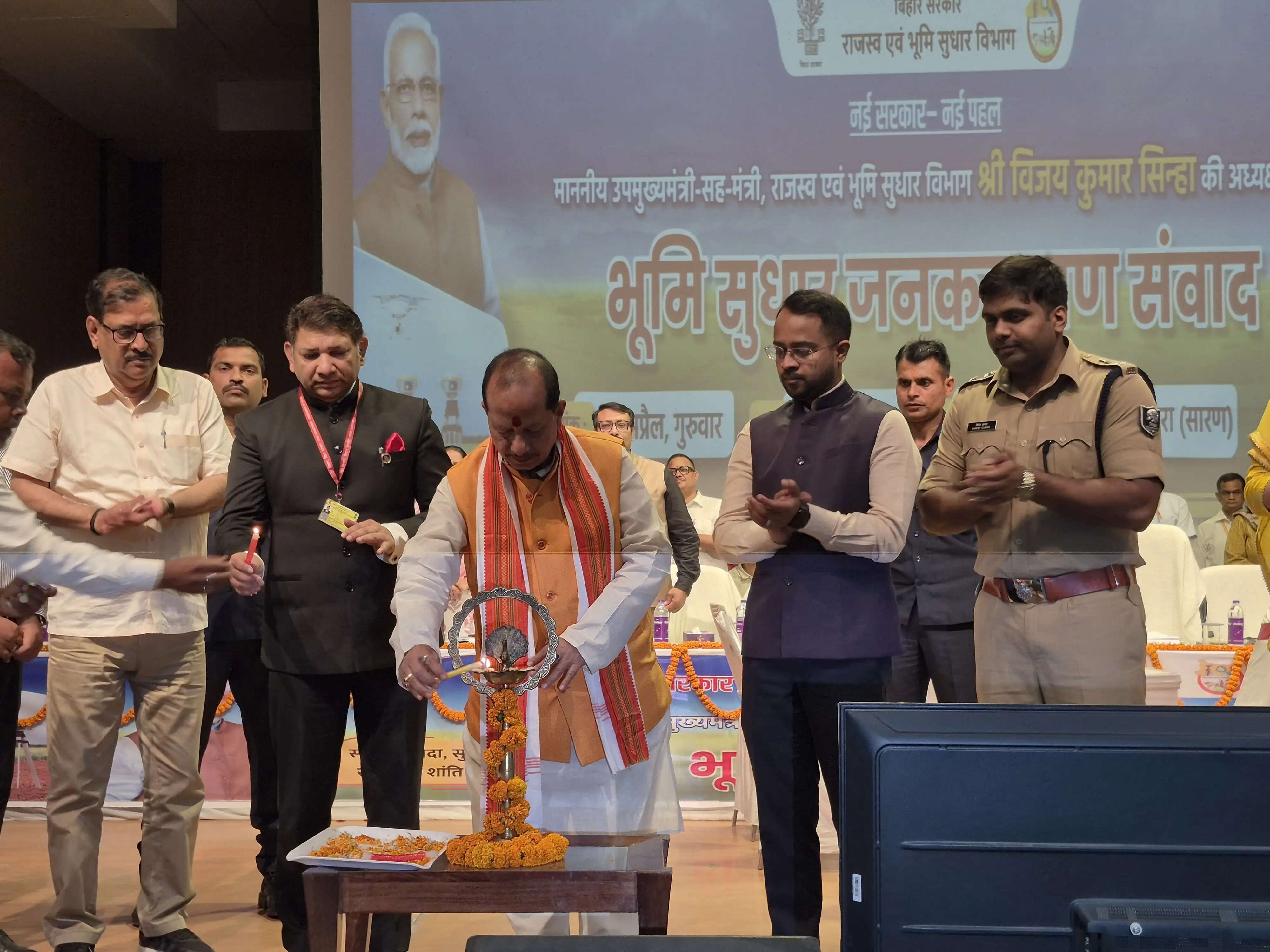 सारण में उपमुख्यमंत्री विजय कुमार सिन्हा ने सुनी जनता की फरियाद