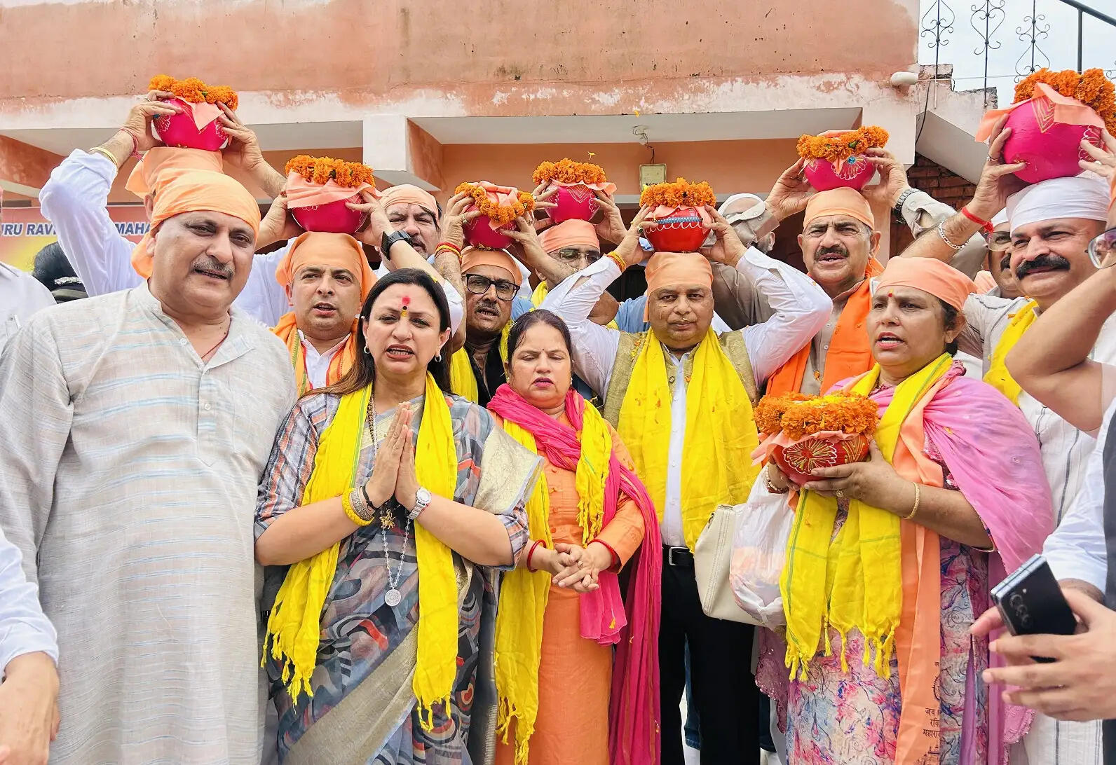 भाजपा ने संत रविदास समरसता संकल्प अभियान के तहत किया पवित्र कलश वंदन व वितरण