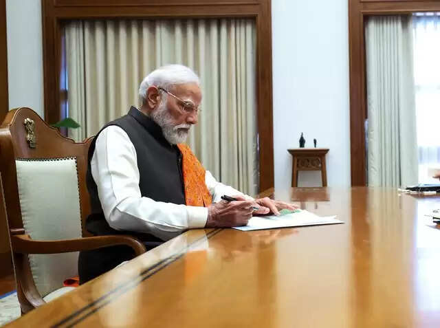 समय की बदलती जरूरतों के अनुरूप विकसित हो सरकार की कार्यप्रणालीः मोदी