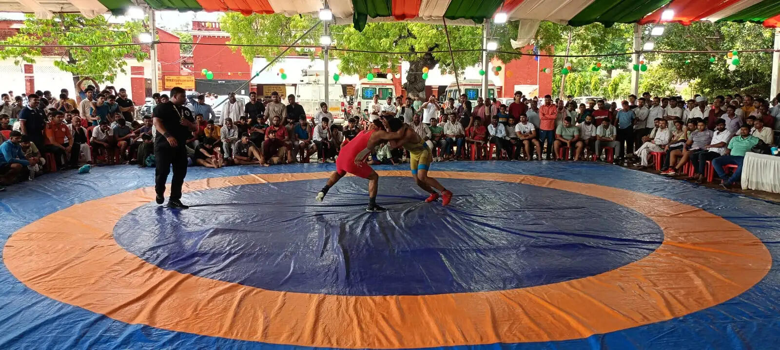 देवरिया : प्रदेशीय माध्यमिक विद्यालयीय कुश्ती प्रतियोगिता में खिलाड़ियों ने दिखाया दमखम