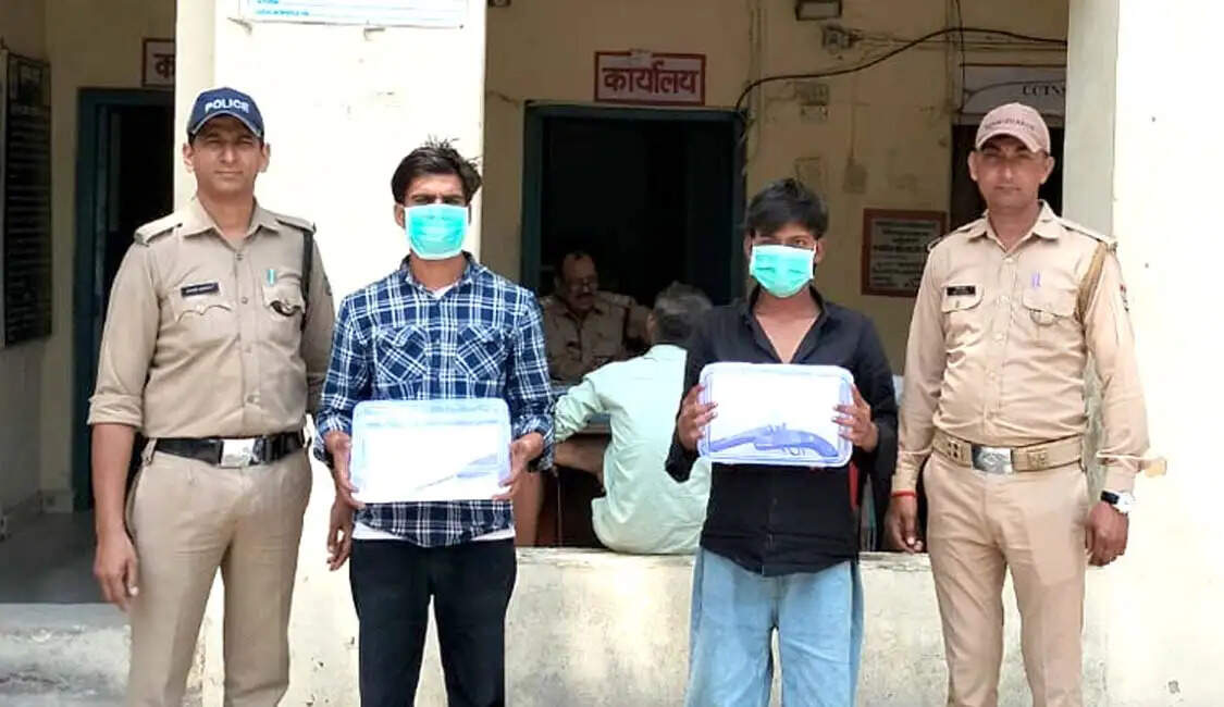हत्या की फिराक में घूम रहे पिल्ला गैंग के दो सदस्य गिरफ्तार
