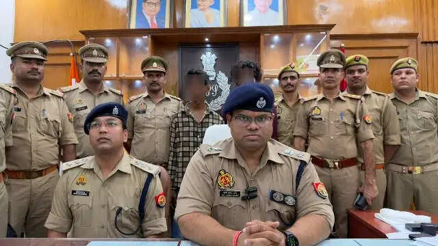 घर का ताला ताेड़कर लाखाें का सामान चाेरी करने वाले दाे चाेर गिरफ्तार