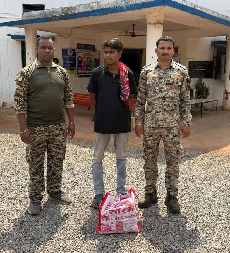 शराब के अवैध कारोबार से जुड़े चार आरोपित गिरफ्तार