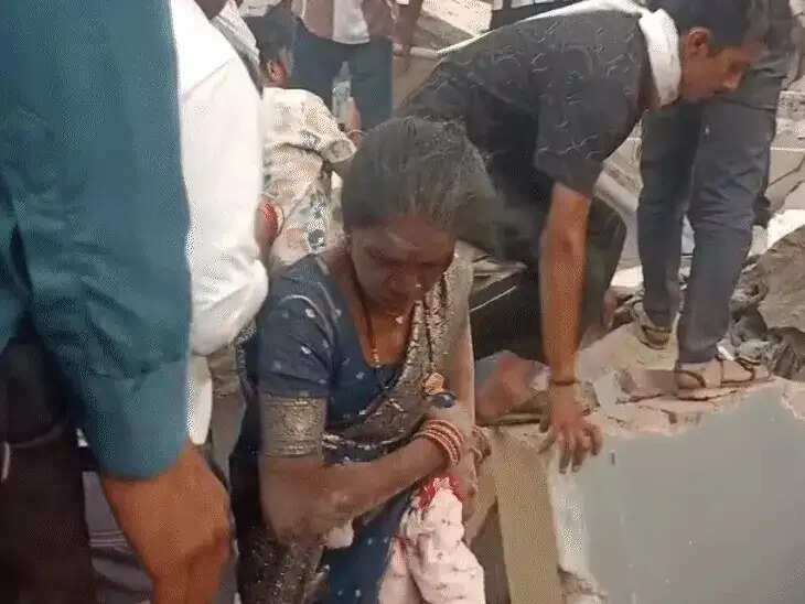 (अपडेट) अनूपपुर: 4 मंजिला लॉज गिरी, एक व्यक्ति की मौत, 7-8 लोगों के फंसे होने की आशंका