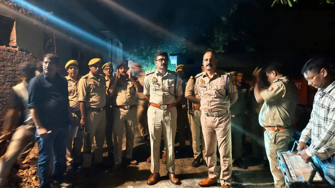 देवरिया : रास्ते पर ब्रेकर बनाने को लेकर हुए विवाद में लाठी-डंडे से हमला, घायल की मौत