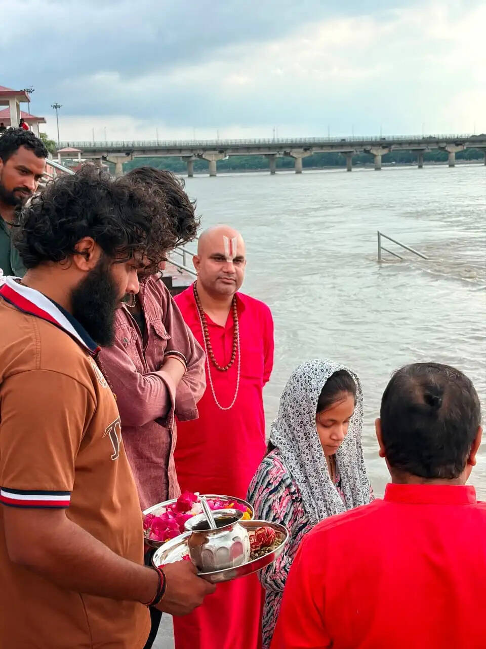 हरिद्वार में युवती ने अपनाया सनातन धर्म, वैदिक विधि से हुआ संस्कार