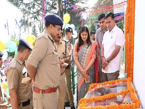 अमर बलिदानी श्रीदेव सुमन को श्रद्धांजलि, मैराथन और वृक्षारोपण कार्यक्रम आयोजित