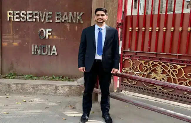 महेंद्रगढ़ के कमल टांक बने आरबीआई मैनेजर