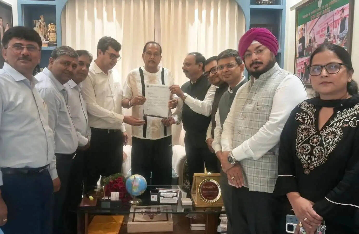 चेंबर ने वित्त मंत्री से वाहनों की आवाजाही और खाली पदों की समस्या दूर करने का किया आग्रह
