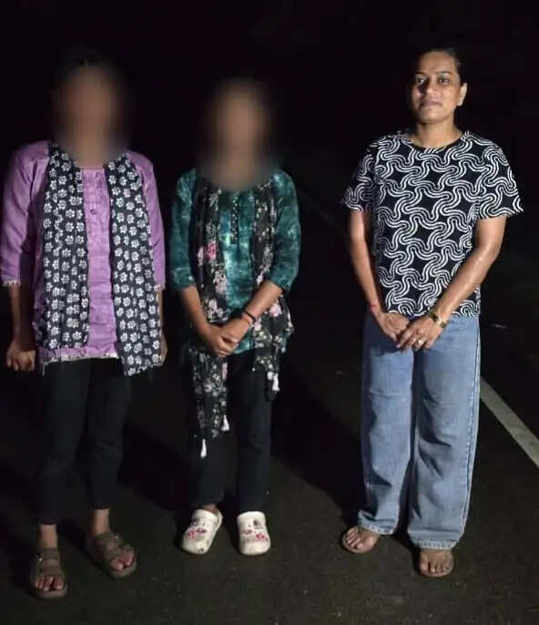 प्रयागराज : पुलिस ने 24 घंटे में दो नाबालिग बालिकाओं को किया सकुशल बरामद