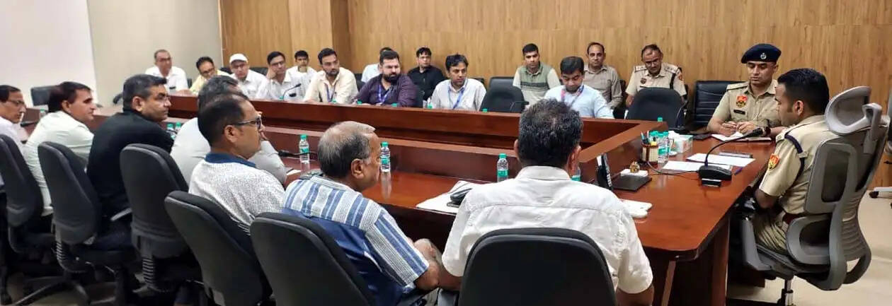 हिसार में बैंक-ज्वैलर्स से लेकर पेट्रोल पंप और होटल-रेस्टोरेंट तक, सुरक्षा व्यवस्था की समीक्षा