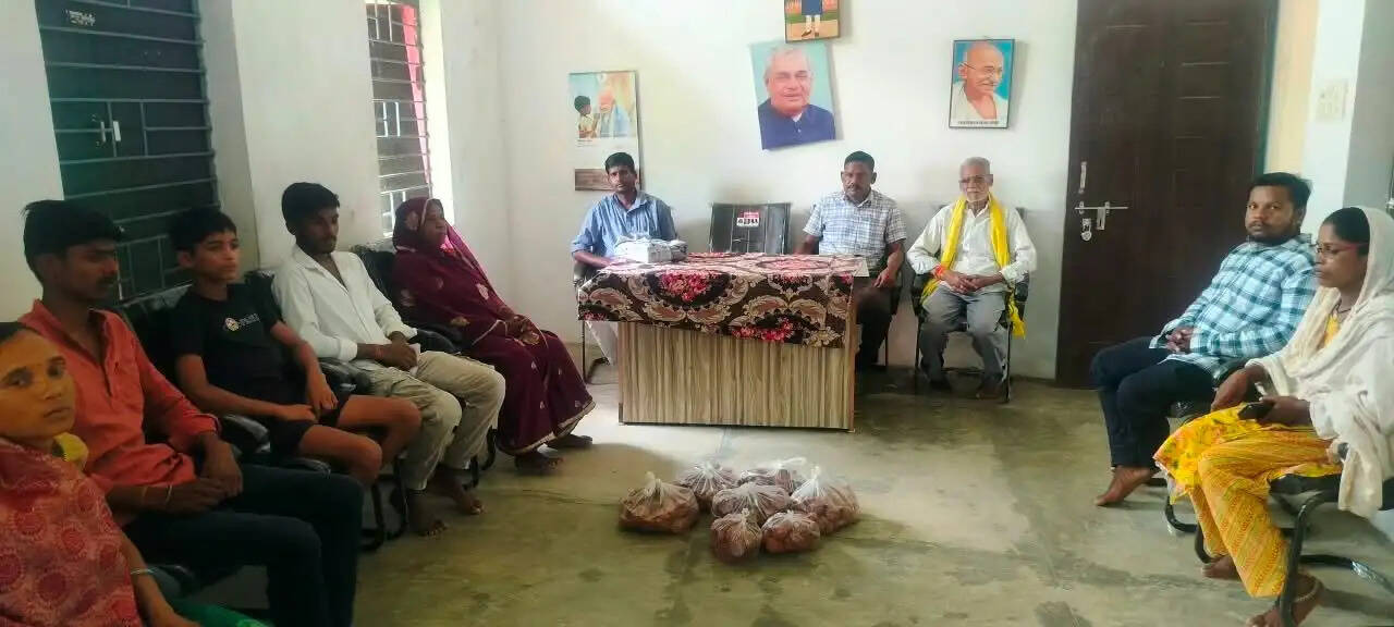 17 सितंबर को छह लाख 46 हजार दीयों से जगमगाएगा बलरामपुर, घर-घर पहुंच रहे दीये
