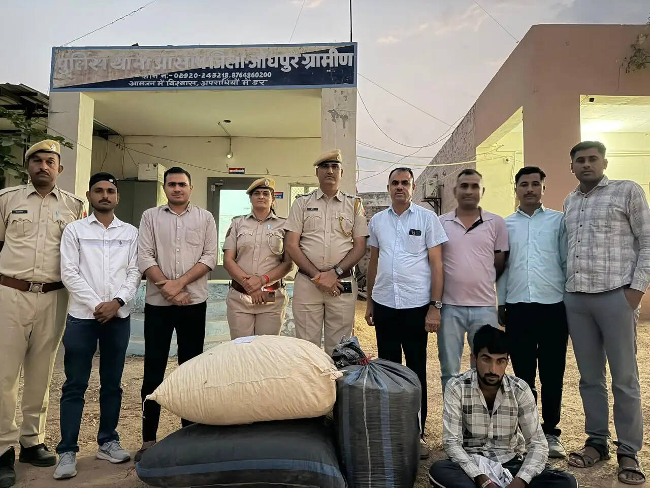 पंचायत चुनाव : डीएसटी जोधपुर ग्रामीण ने टीनशेड में छुपाकर रखा 59.100 किलोग्राम अवैध डोडा पोस्त जब्त किया