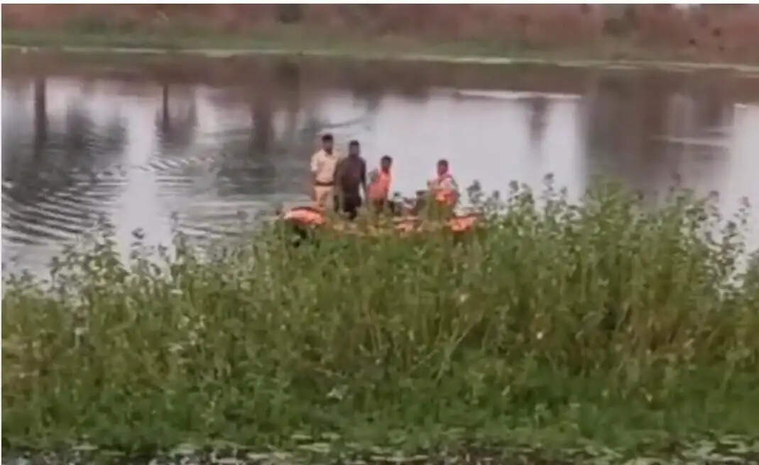 जबलपुरः रामसागर तालाब में नहाते समय दो युवक डूबे, देर रात तक नहीं मिले शव