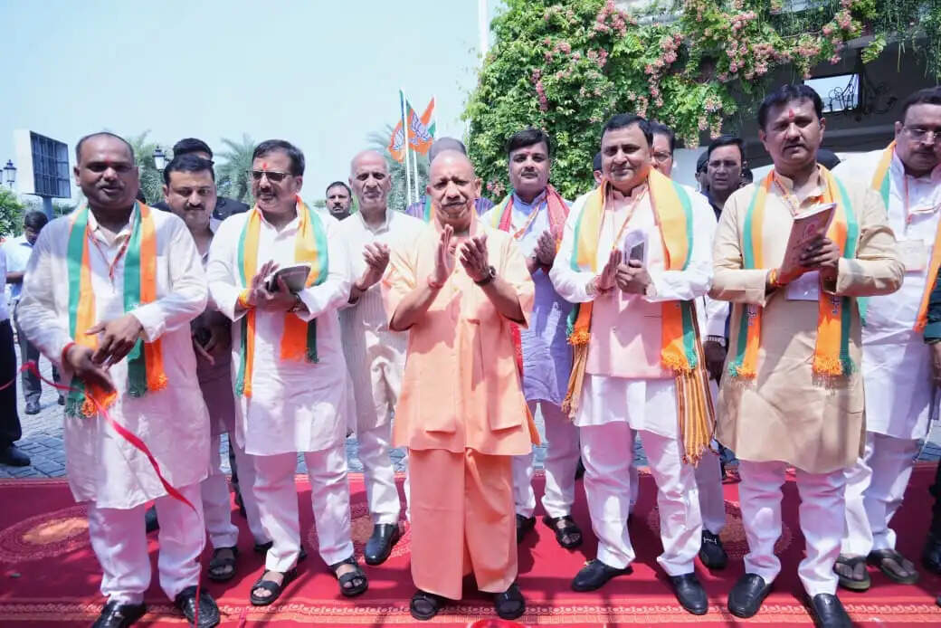 मूल्यों व आदर्शों से जुड़ी है भाजपा की शून्य से शिखर तक की यात्रा : मुख्यमंत्री