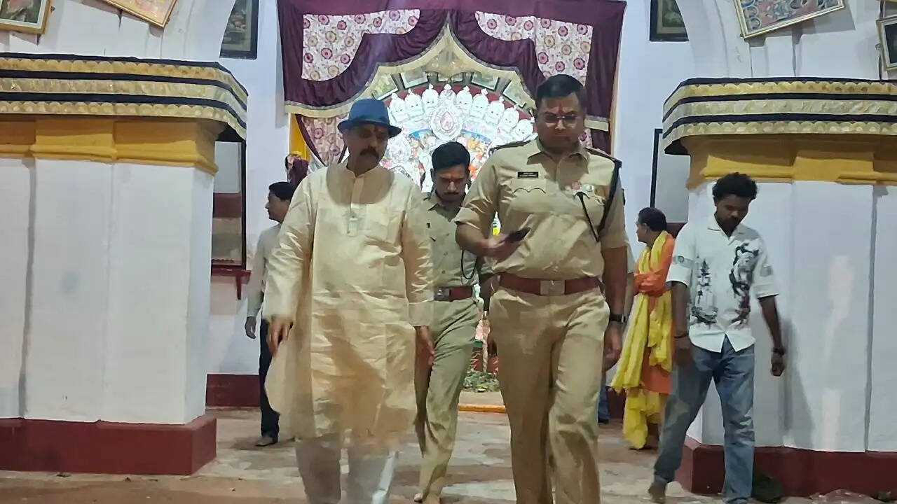 दुर्गा पूजा को लेकर रांची पुलिस अलर्ट, एसएसपी ने संवेदनशील पंडालों का किया निरीक्षण
