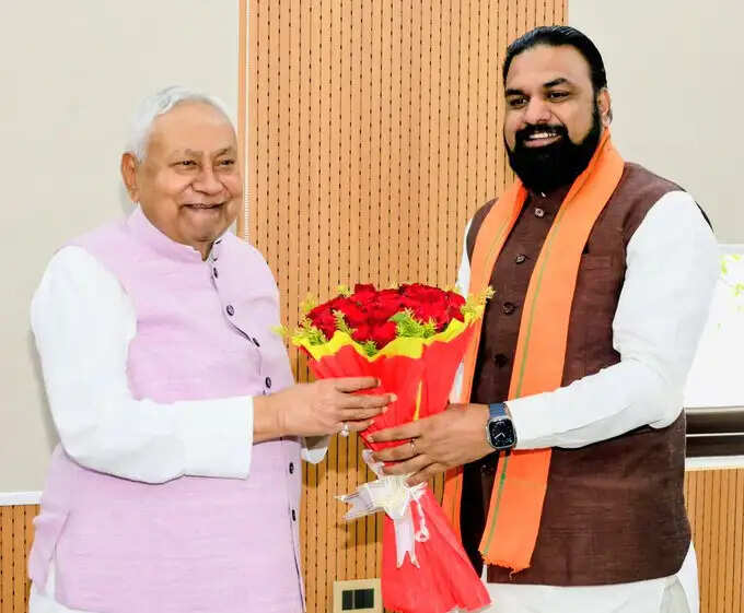 उपमुख्यमंत्री सम्राट चौधरी ने मुख्यमंत्री को बताया विकास पुरुष, दी जन्मदिन की बधाई