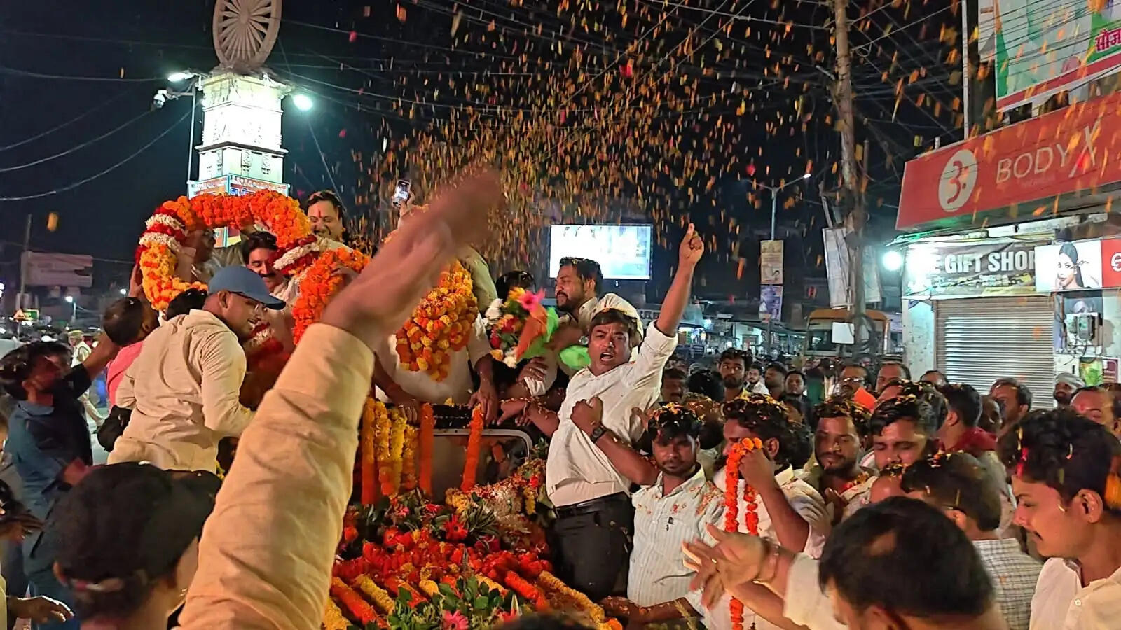राज्यसभा सांसद विद्यासागर सोनकर का जौनपुर में जोरदार स्वागत