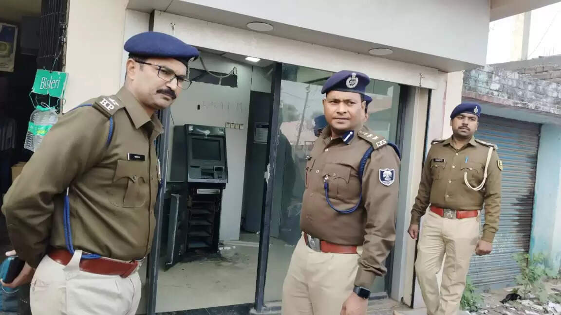 पुलिस गोष्ठी के तुरंत बाद चोरों ने एसबीआई&nbsp;एटीएम पर किया हाथ साफ