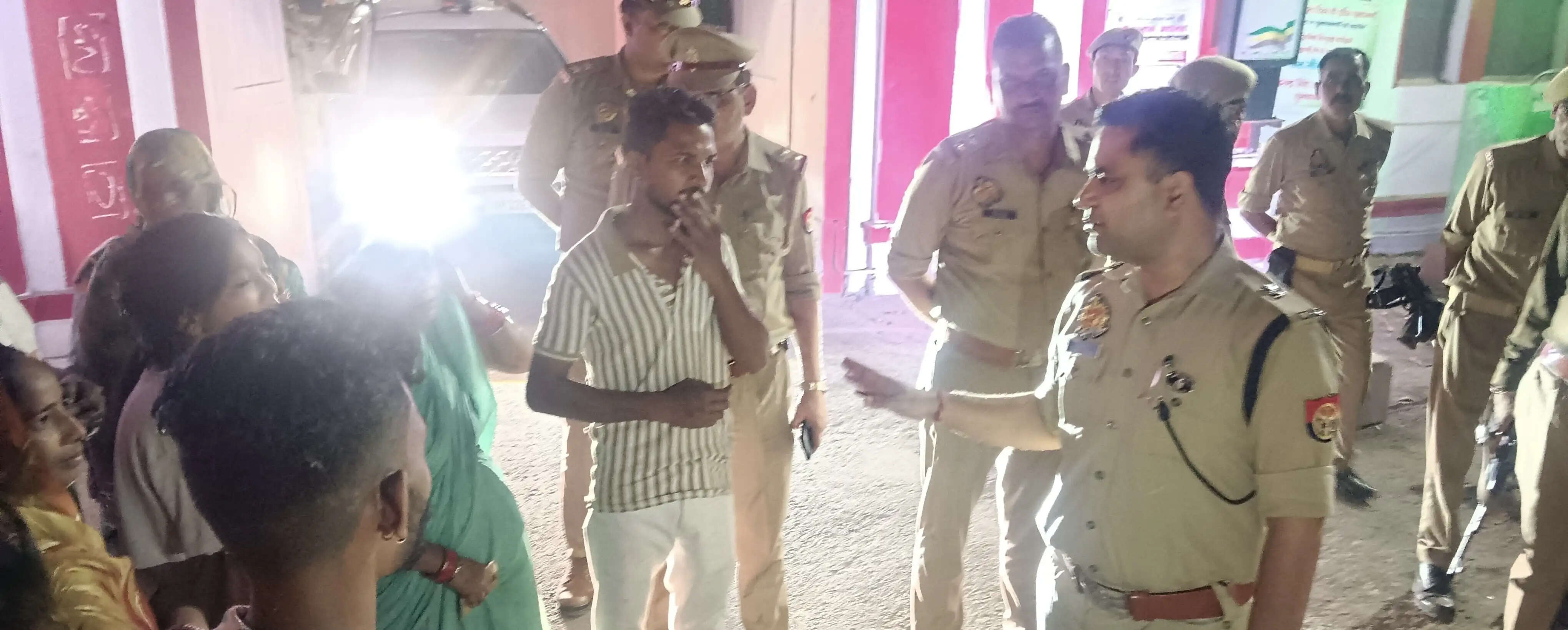 बाइक की टक्कर पर बवाल, दो समुदायों में मारपीट, लाठी-डंडे चले, चार घायल