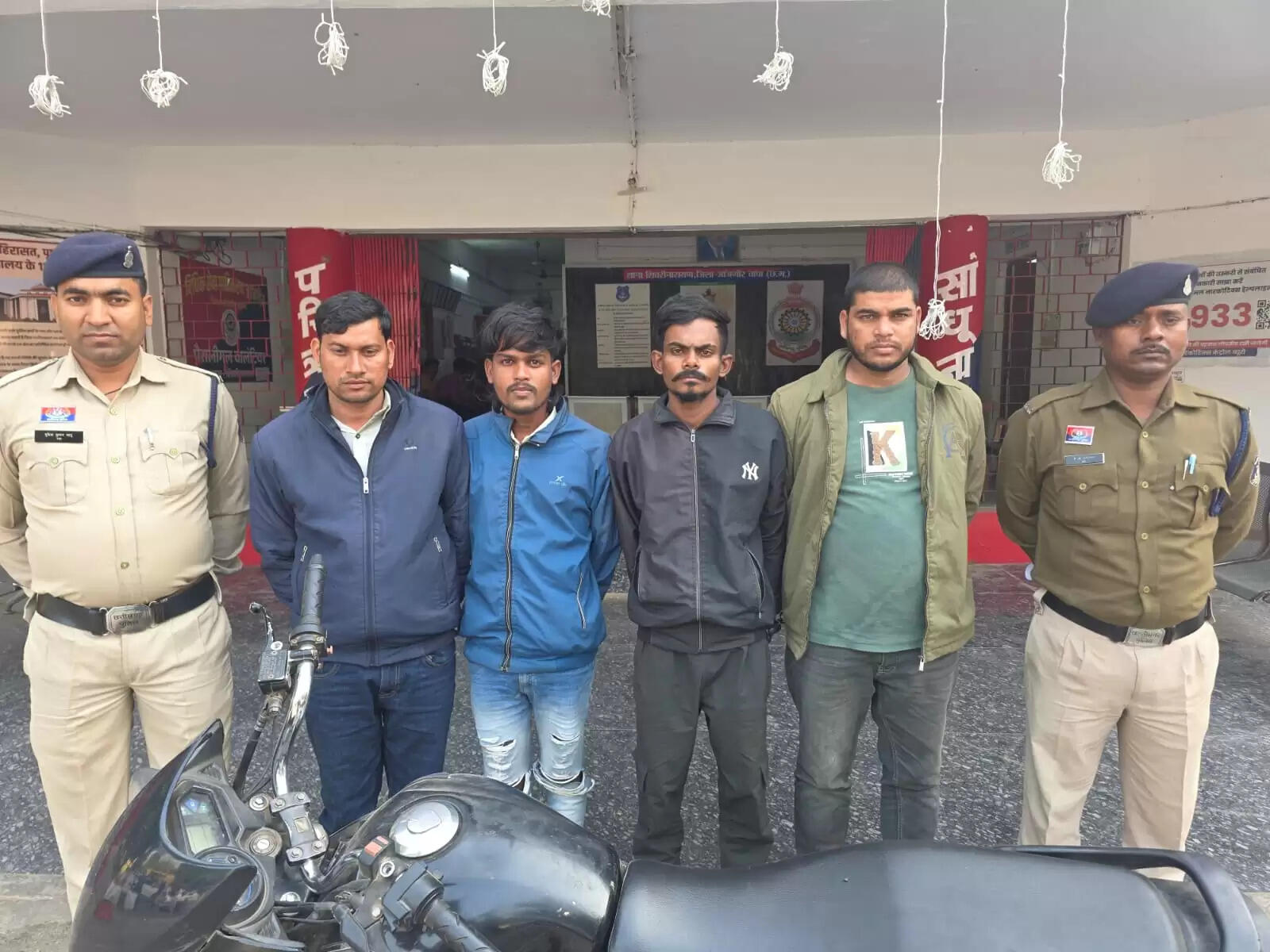 जांजगीर-चांपा ब्रेकिंग: प्रोफेसर से अपहरण व लूट के मामले में एक नाबाल‍िग समेत पांच आरोप‍ित गिरफ्तार