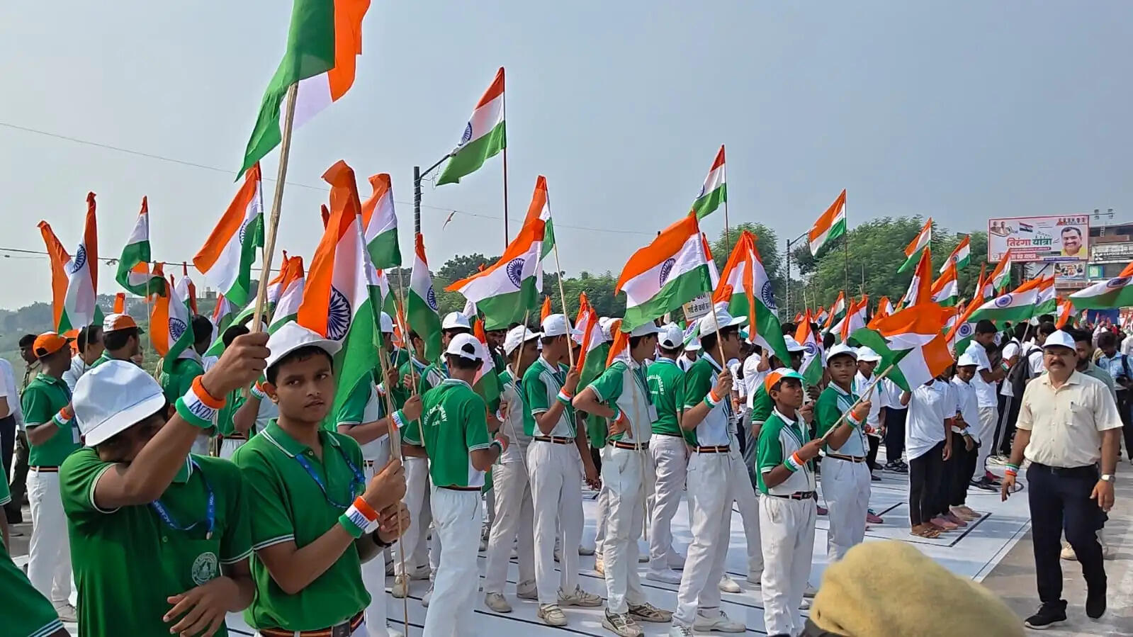 जौनपुर में गूंजे देशभक्ति के नारे, ‘हर घर तिरंगा’ अभियान में दिया राष्ट्रप्रेम और राष्ट्रीय एकता का संदेश