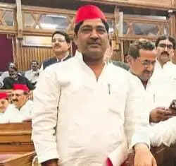 सपा विधायक के खिलाफ हिंदू युवा वाहिनी कार्यकर्ताओं ने दी कोतवाली में तहरीर