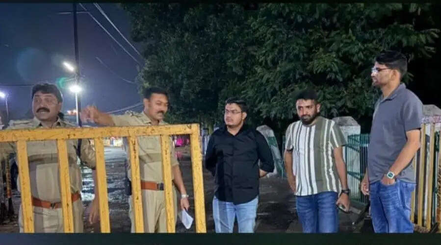 दमोहः ईद-उल-फितर पर भाईचारे के माहौल में अदा हुई नमाज, पुलिस की मुस्तैदी से बना सौहार्दपूर्ण वातावरण