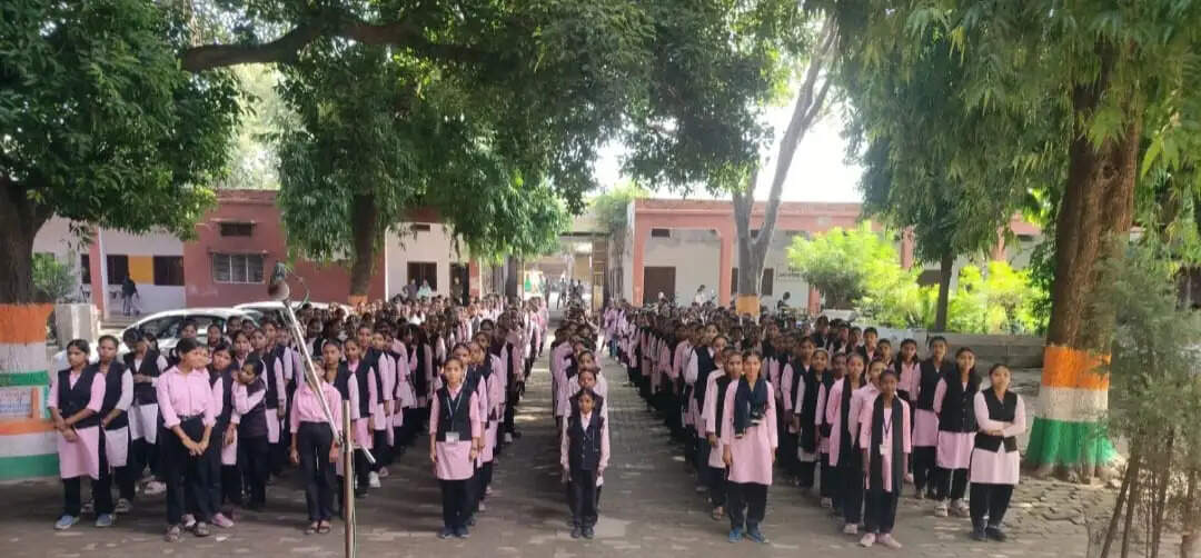 तिलक इंटर कॉलेज में 1500 छात्र-छात्राओं ने किया योगाभ्यास