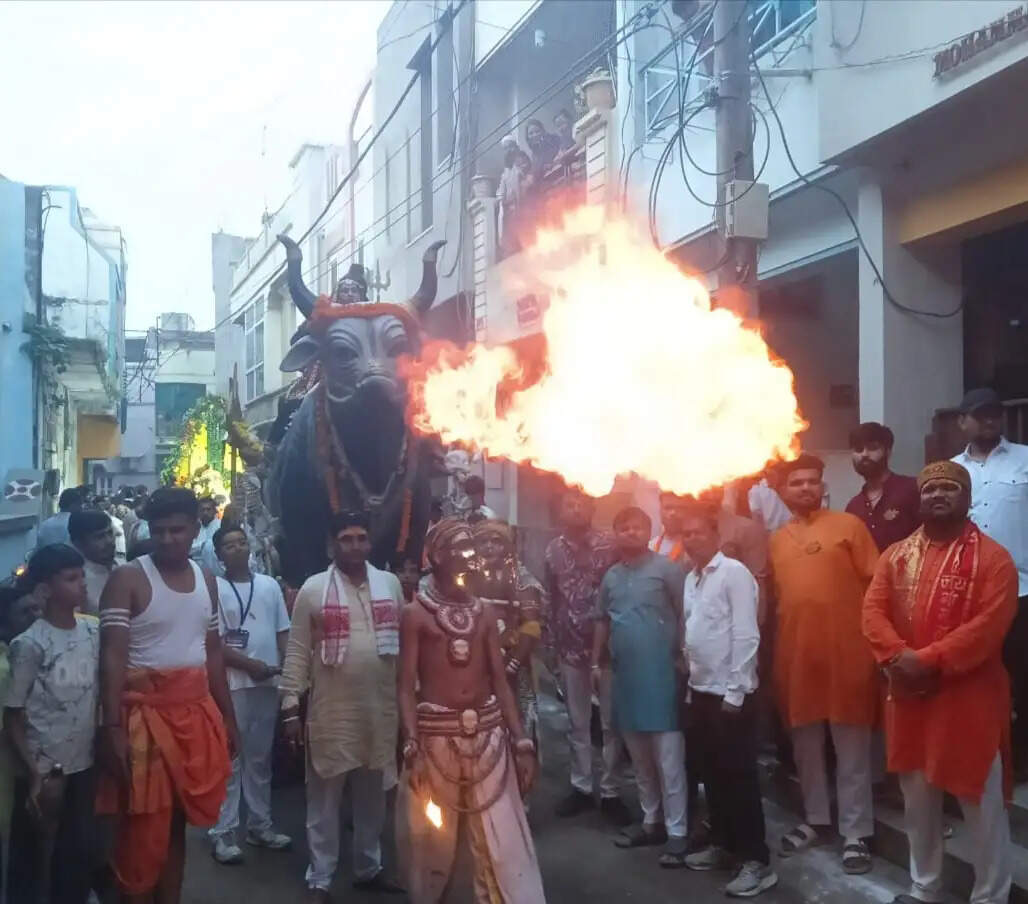 झाबुआ: अंतिम श्रावण सोमवार पर सब तरफ उद्घौषित हुआ हर हर महादेव; शिवमय हुए नगर ग्राम