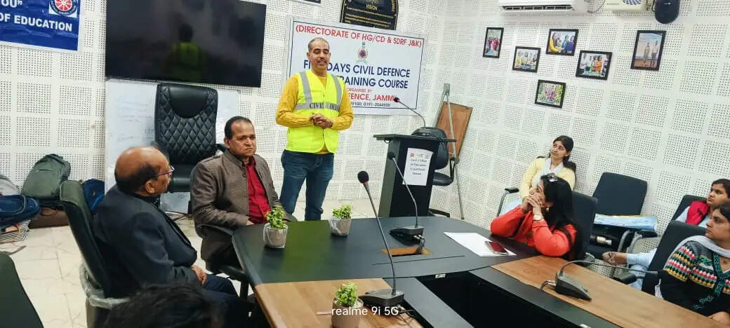 आपदा प्रबंधन, प्राथमिक उपचार और जीवनरक्षक तकनीकों पर 50 प्रतिभागियों को दिया जा रहा प्रशिक्षण